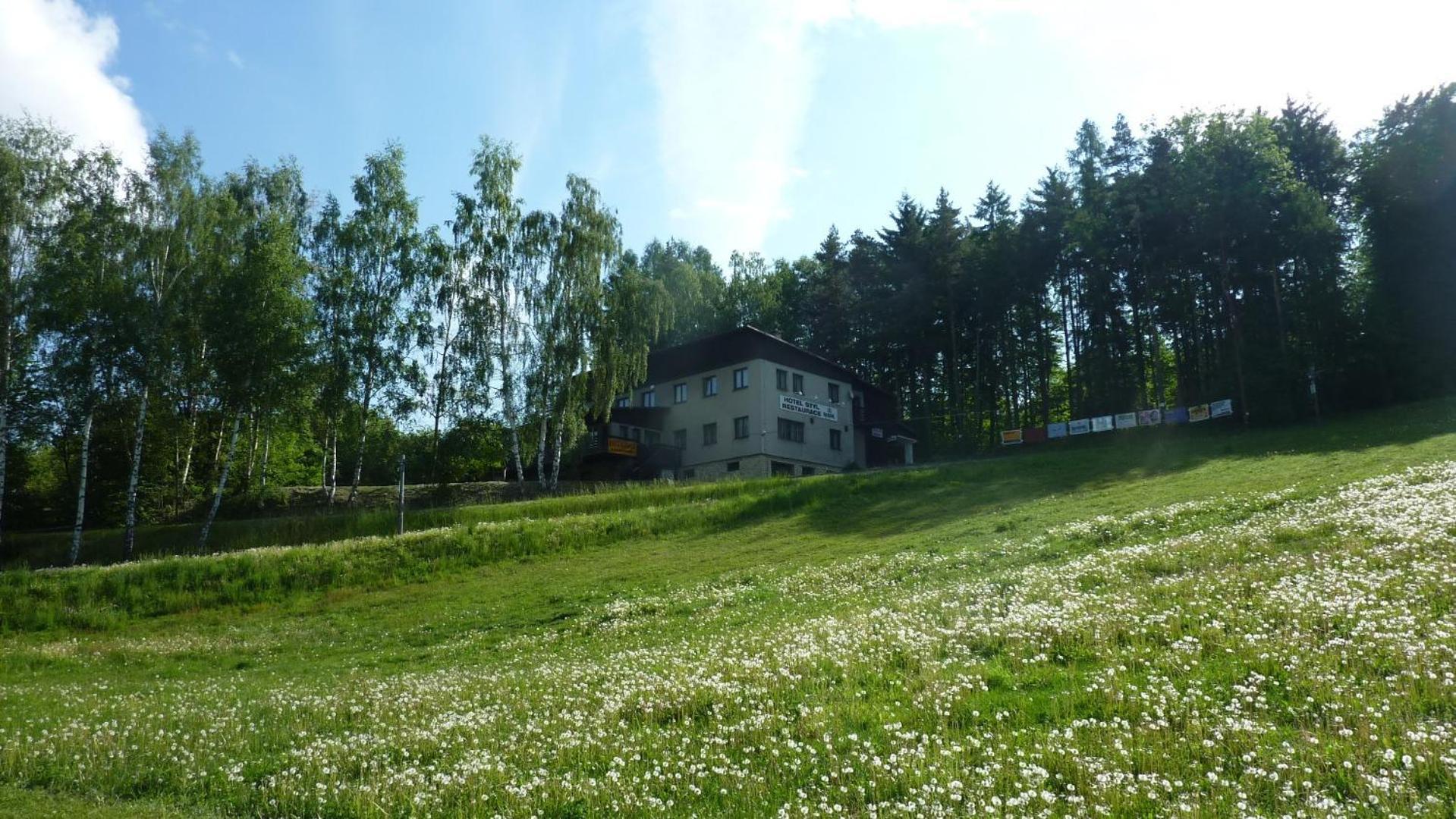 Penzion Horalka Hlinsko Exterior foto